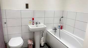Charming 1-bed Apartment in Bradford City Holiday