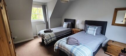 Ben Reoch Cottage - Loch Lomond & Arrochar Alps