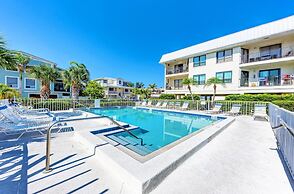 Gulf Breeze Ami-2bd-2ba-condo-private Beach Access-heater Pool-water V