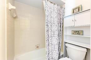 Gulf Breeze Ami-2bd-2ba-condo-private Beach Access-heater Pool-water V