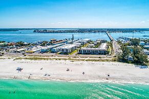 Gulf Breeze Ami-2bd-2ba-condo-private Beach Access-heater Pool-water V