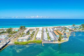 Gulf Breeze Ami-2bd-2ba-condo-private Beach Access-heater Pool-water V