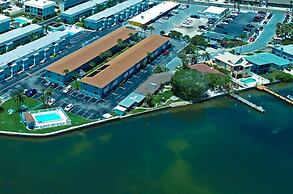 Gulf Breeze Ami-2bd-2ba-condo-private Beach Access-heater Pool-water V