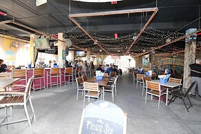 Gulf Breeze Ami-2bd-2ba-condo-private Beach Access-heater Pool-water V