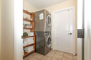 LUXURIOUS 5-Br Acreage | Year-Round Heated Pool & HotTub | Mtn View | 