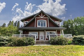 LUXURIOUS 5-Br Acreage | Year-Round Heated Pool & HotTub | Mtn View | 