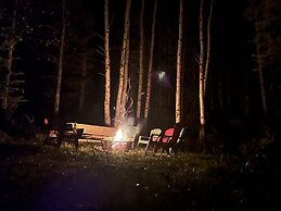 LUXURIOUS 5-Br Acreage | Year-Round Heated Pool & HotTub | Mtn View | 