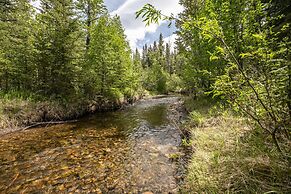 LUXURIOUS 5-Br Acreage | Year-Round Heated Pool & HotTub | Mtn View | 