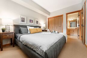 SPACIOUS 3-Br Luxury Condo | HEATED Pool + 3 Hot Tubs | Pool Table | H