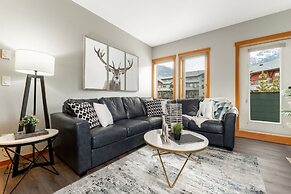 SPACIOUS 3-Br Luxury Condo | HEATED Pool + 3 Hot Tubs | Pool Table | H