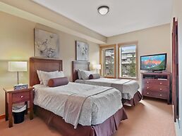 SPACIOUS 3-Br Luxury Condo | HEATED Pool + 3 Hot Tubs | Pool Table | H