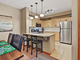 SPACIOUS 3-Br Luxury Condo | HEATED Pool + 3 Hot Tubs | Pool Table | H