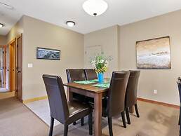 SPACIOUS 3-Br Luxury Condo | HEATED Pool + 3 Hot Tubs | Pool Table | H