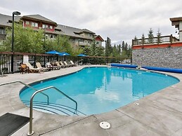 SPACIOUS 3-Br Luxury Condo | HEATED Pool + 3 Hot Tubs | Pool Table | H