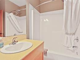 SPACIOUS 3-Br Luxury Condo | HEATED Pool + 3 Hot Tubs | Pool Table | H