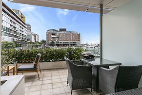 Elegant stunning marina views