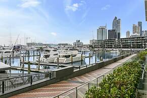 Elegant stunning marina views