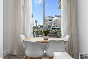 Elegant stunning marina views