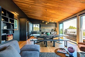 Kaitiaki Lodge - Pool & hot tub
