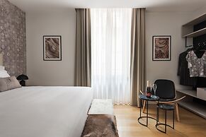 At 41 Luxury Suites & Rooms