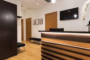 At 41 Luxury Suites & Rooms