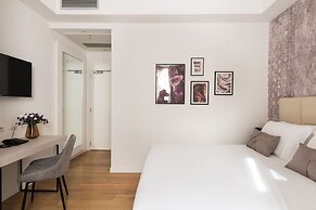 At 41 Luxury Suites & Rooms