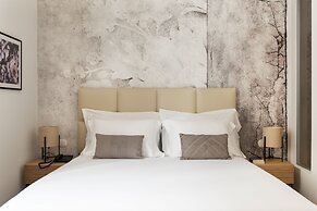 At 41 Luxury Suites & Rooms