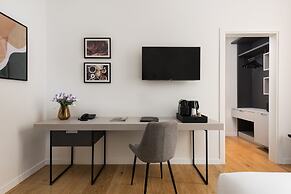 At 41 Luxury Suites & Rooms