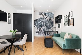 At 41 Luxury Suites & Rooms