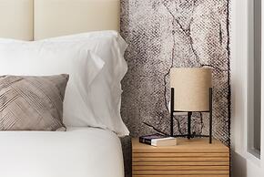 At 41 Luxury Suites & Rooms