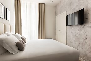 At 41 Luxury Suites & Rooms