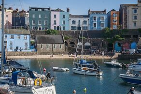 Gwynne House - 6 Bedroom - Tenby Harbour
