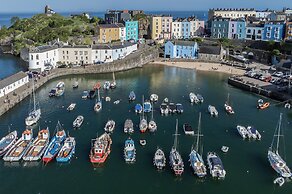 Gwynne House - 6 Bedroom - Tenby Harbour