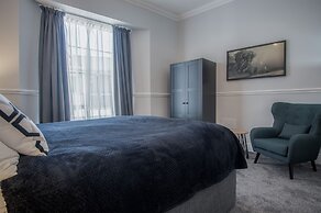 Gwynne House - 6 Bedroom - Tenby Harbour