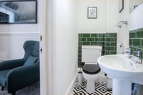 Gwynne House - 6 Bedroom - Tenby Harbour