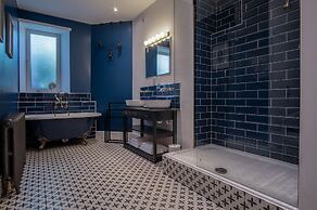 Gwynne House - 6 Bedroom - Tenby Harbour