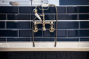 Gwynne House - 6 Bedroom - Tenby Harbour