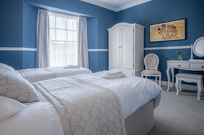 Gwynne House - 6 Bedroom - Tenby Harbour