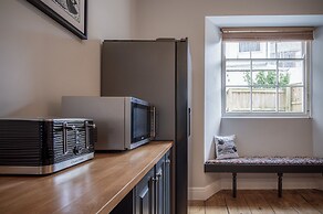 Gwynne House - 6 Bedroom - Tenby Harbour