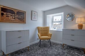 Gwynne House - 6 Bedroom - Tenby Harbour