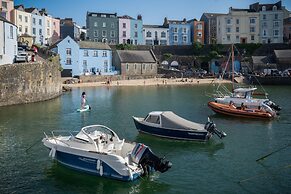 Gwynne House - 6 Bedroom - Tenby Harbour