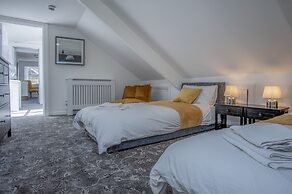 Gwynne House - 6 Bedroom - Tenby Harbour