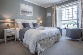 Gwynne House - 6 Bedroom - Tenby Harbour