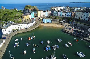 Gwynne House - 6 Bedroom - Tenby Harbour