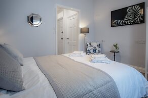 Gwynne House - 6 Bedroom - Tenby Harbour