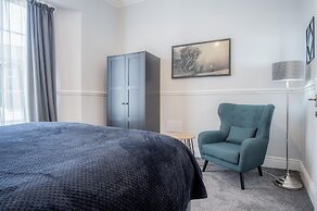 Gwynne House - 6 Bedroom - Tenby Harbour