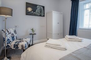 Gwynne House - 6 Bedroom - Tenby Harbour