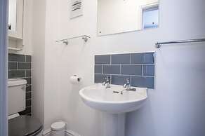 Gwynne House - 6 Bedroom - Tenby Harbour