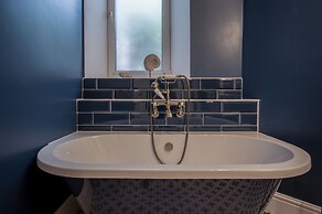 Gwynne House - 6 Bedroom - Tenby Harbour