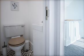 Gwynne House - 6 Bedroom - Tenby Harbour